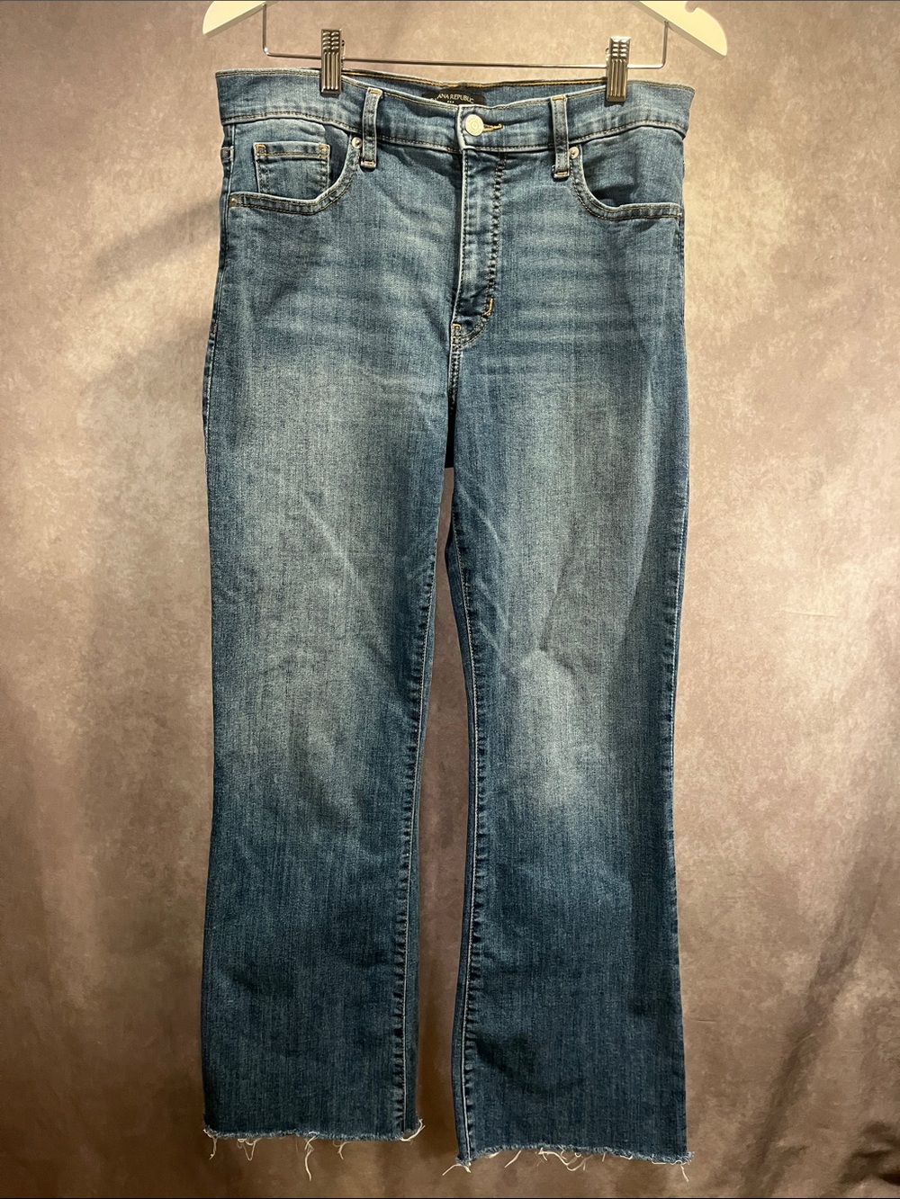 Banana Republic Cropped Bootcut Medium Wash Tall/Long Length size 29/8